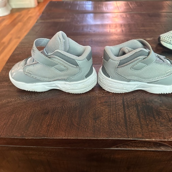 Jordan Flight - Picture 5 of 9